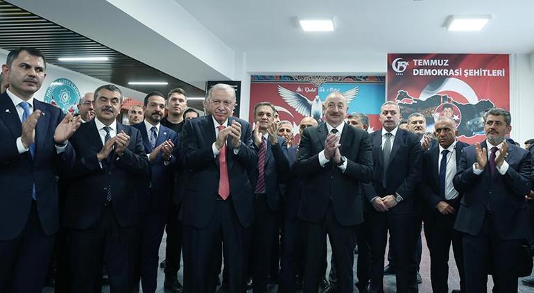 Cumhurbaşkanı Erdoğandan depremzede aileye ziyaret