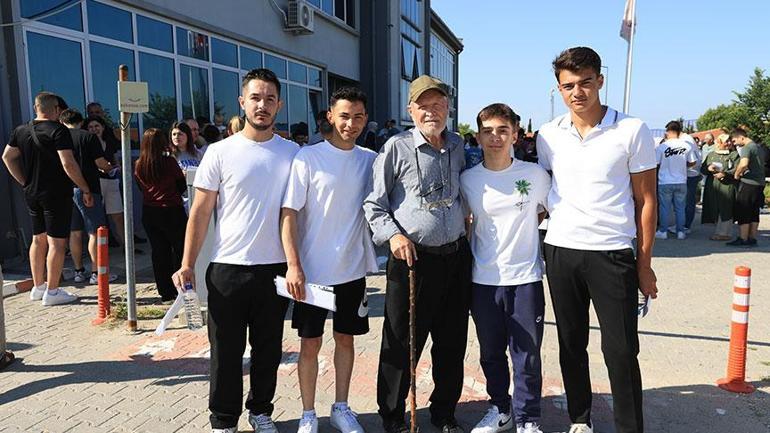 685663019c73290395407187 Sınavın en yaşlı adayı! ‘Filozof hurdacı’ 8. kez YKS'ye girdi