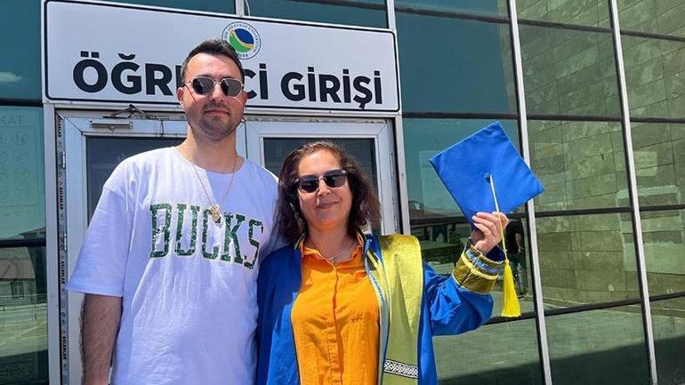 Çocukları gizlice YKS’ye başvurdu, 59 yaşında üniversiteyi bitirdi