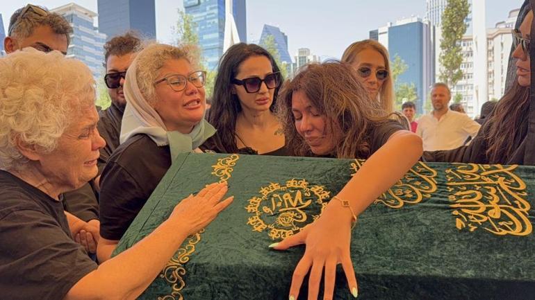 Nihal Candan hayatını kaybetti Gözyaşlarıyla son yolculuğuna uğurlandı