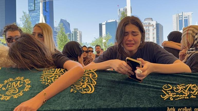Nihal Candan hayatını kaybetti Gözyaşlarıyla son yolculuğuna uğurlandı