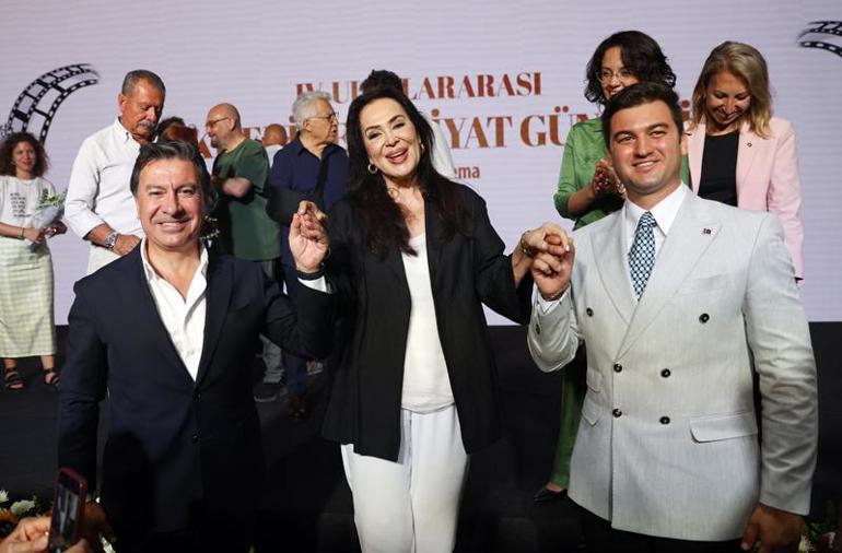 Türkan Şoray yine göz kamaştırdı Sinema itirafı: Bende olduğunu biliyorum