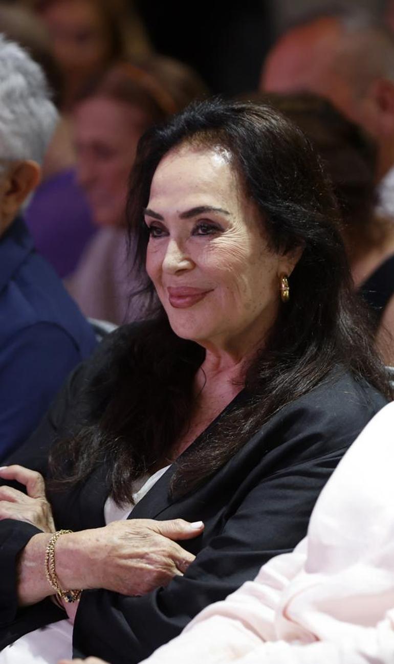 Türkan Şoray yine göz kamaştırdı Sinema itirafı: Bende olduğunu biliyorum