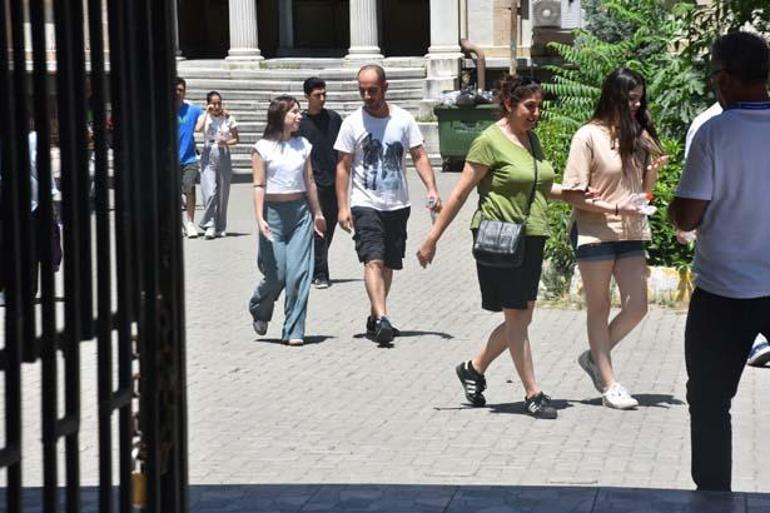 YKS maratonunda ikinci gün Sınavdan çıkan öğrenciler soruları yorumladı
