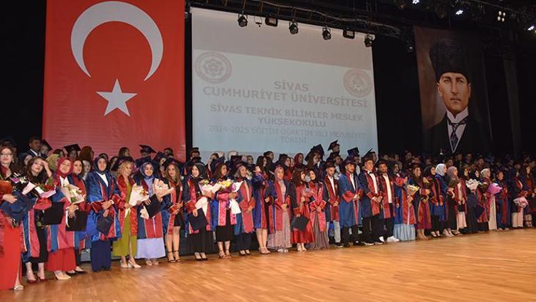 6859039b105959d3b8d465eb 2 kanseri yendi, üniversiteden birincilikle mezun oldu! Diplomasını kızının elinden aldı