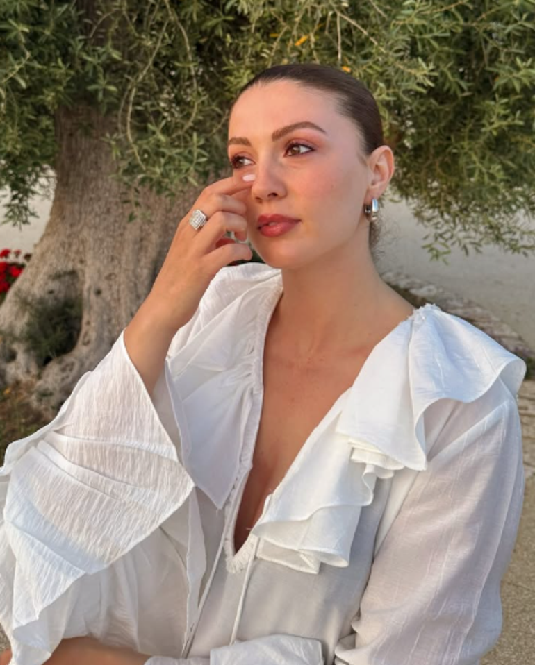 Burcu Özberk kendisine gelen mesajı ifşaladı Ateş püskürdü