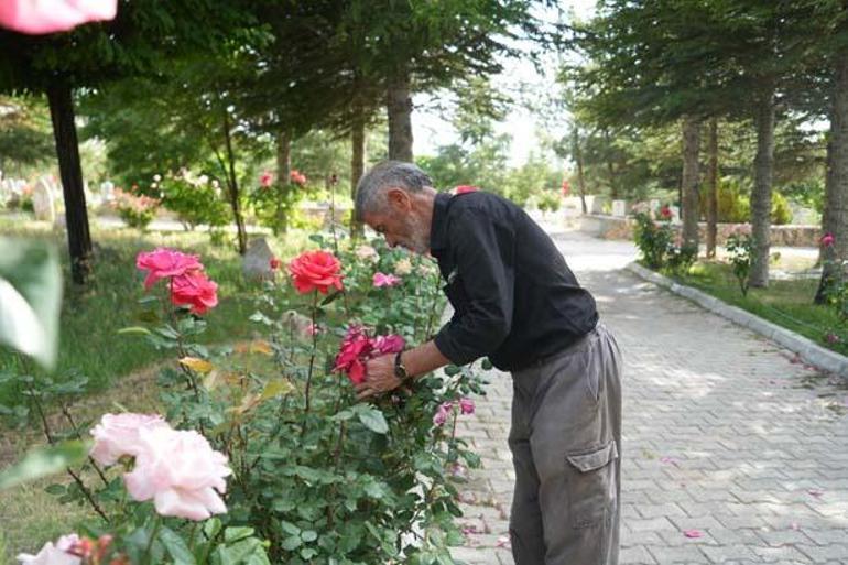 Rüyayla başladı, hayatının işi oldu 16 yıldır maaş almadan çalışıyor