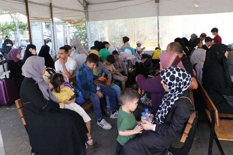 Suriyelilerin ülkelerine dönüşü okulların tatile girmesiyle hız kazandı