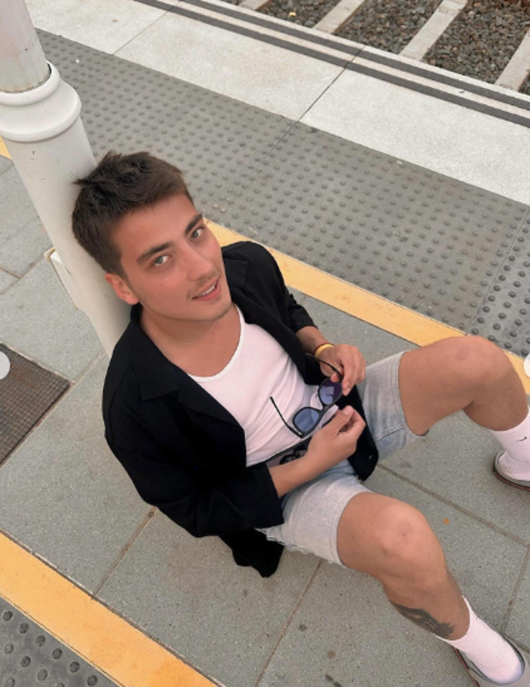 Ne iyi ettik de geldik Uzak Şehirin Kayasından Barcelona pozları