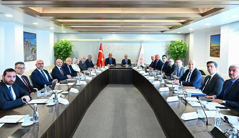 Bakan Uraloğlu ile Bakan Ersoy bir araya geldi