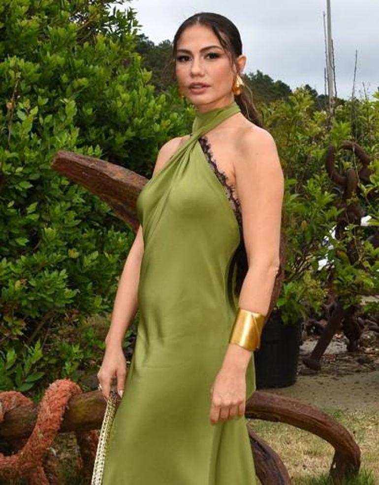 Demet Özdemir modaseverlerin radarında Rüya kombinler çok konuşuluyor