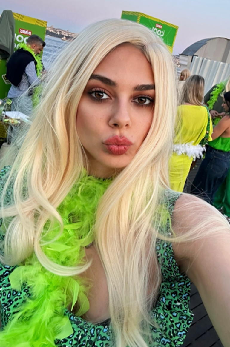 Deren Taludan yeni tarz Bu kez sarışın oldu: Banu Alkan cosplay