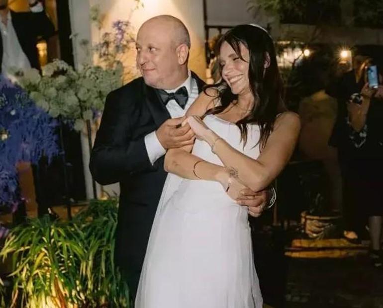 Bebek göründü Meriç Araldan karnı burnunda yeni poz