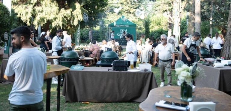 Fenomen isimler barbekü partisinde buluştu