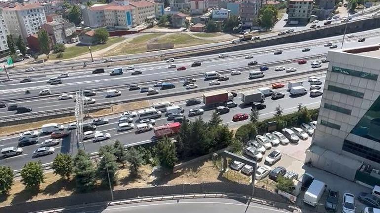 Son dakika... Başakşehirde AVMde yangın paniği
