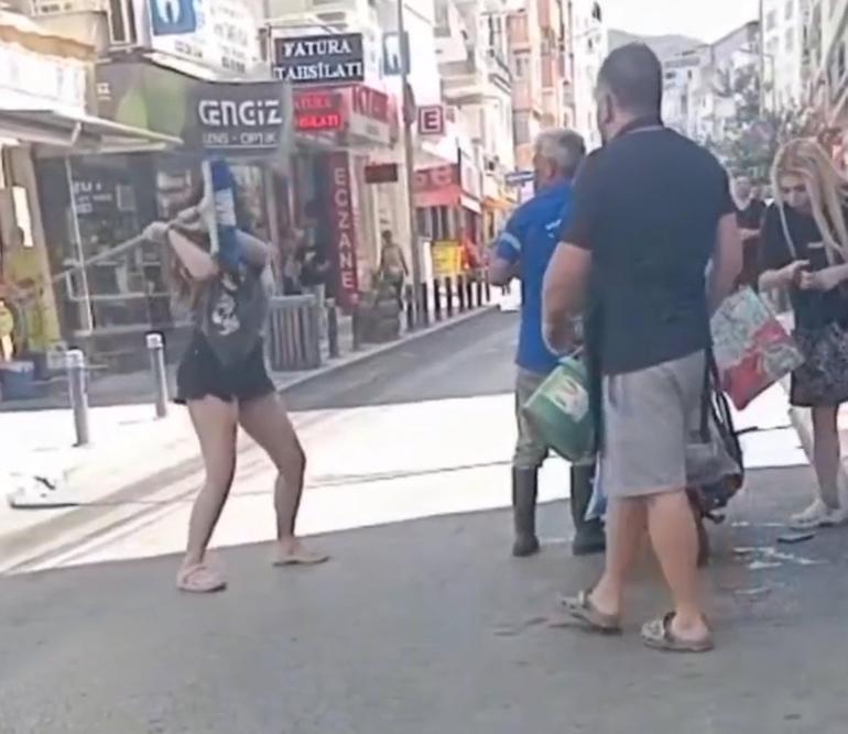 İzmirde 2 kadından belediyle çalışanına temizlik fırçasıyla darp