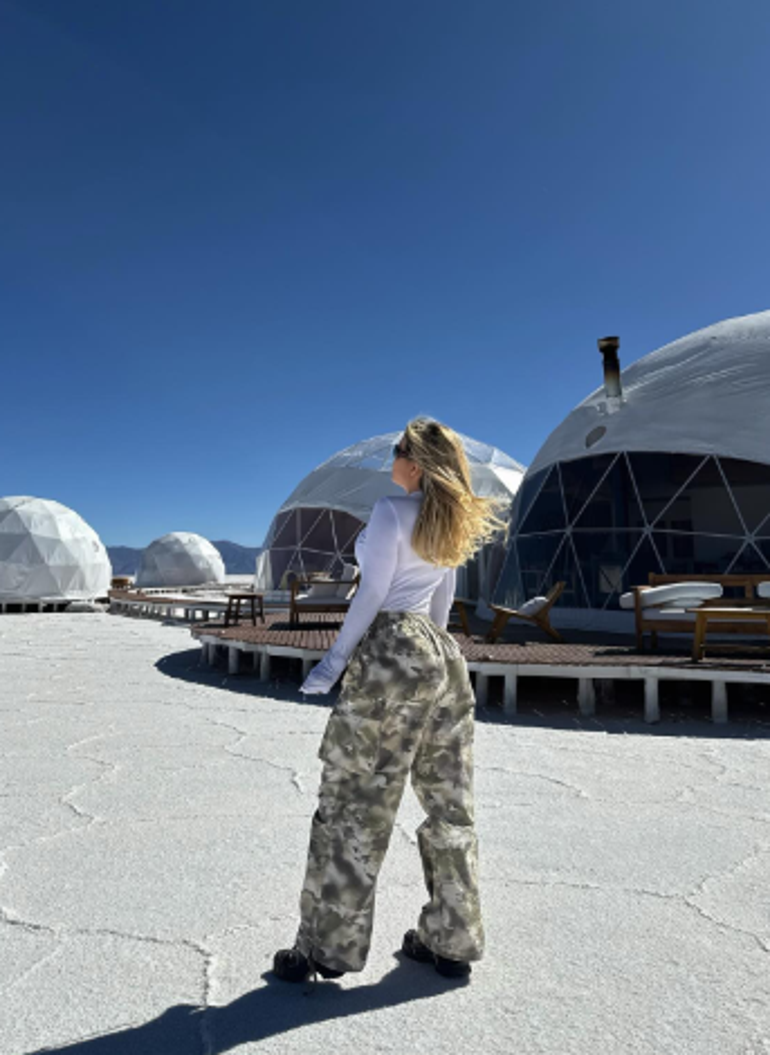 Wanda Nara kuzulara süt içirdi Karda bisiklete bindi