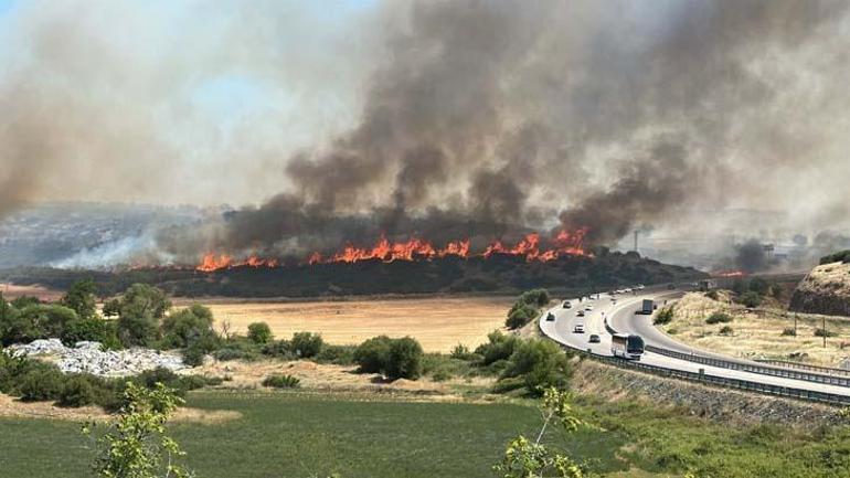 Çanakkalede orman yangının 7 uçak, 3 helikopterle müdahale