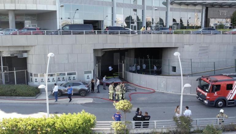 Son dakika... Başakşehirde AVMde yangın paniği