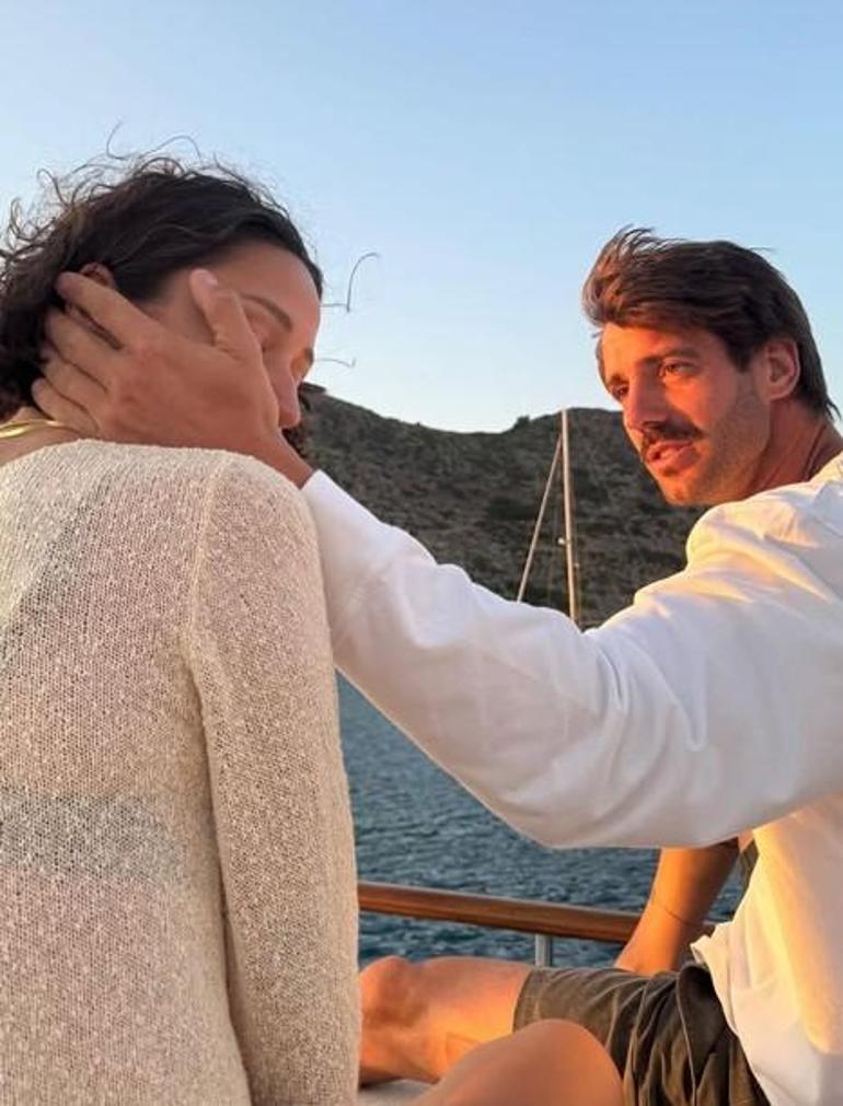 Zeynep Bastıktan mutlusu yok Romantik tatilde aşk tazelediler