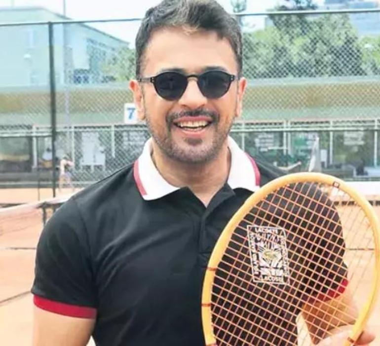 Aşk itirafı olay oldu Emre Altuğ sevgilisini sır gibi saklıyor
