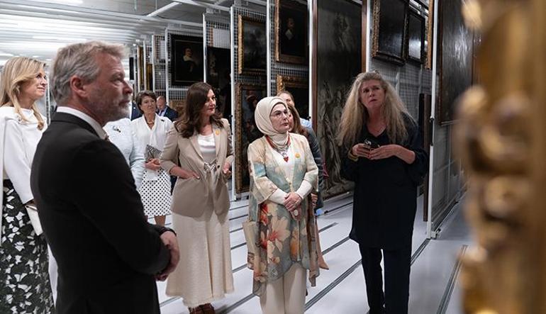 Emine Erdoğan, Boijmans van Beuningen Depo Müzesinde programa katıldı