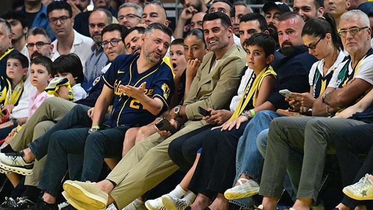 Volkan Demirel, voleybolcu kızı Yade ile Fenerbahçe Beko - Beşiktaş maçında