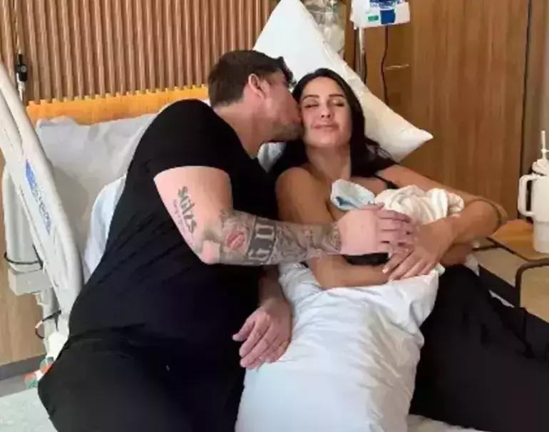 İlk kez annelik duygusunu tattı Günler sonra bebeğiyle yeni paylaşım