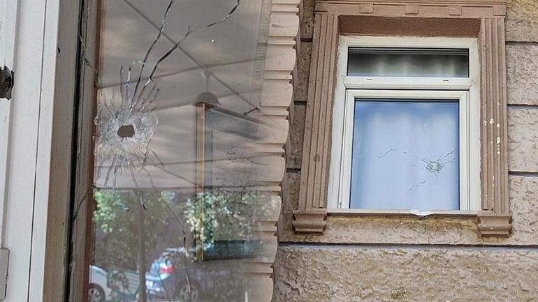 Yer: Fatih Önce mesaj attılar sonra ev ve iş yerlerini kurşunladılar