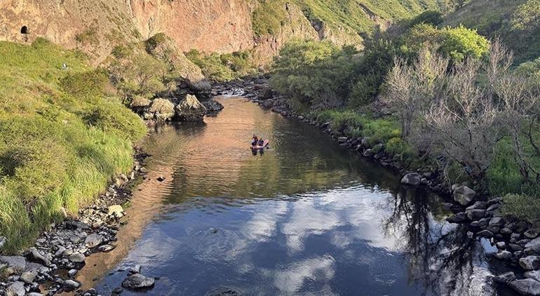 Ardahanda nehre giren 2 kişiden acı haber