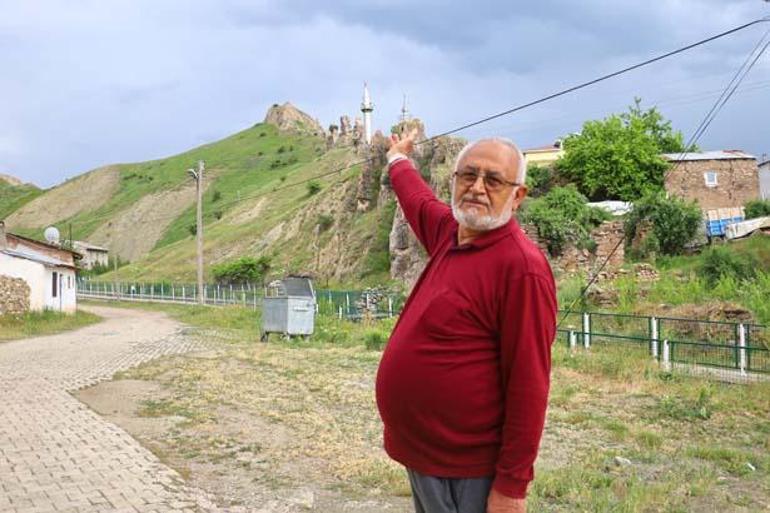 Minareyi bulan camiyi bulamıyor Sivasta şaşkına çeviren olay