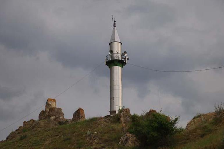 Minareyi bulan camiyi bulamıyor Sivasta şaşkına çeviren olay
