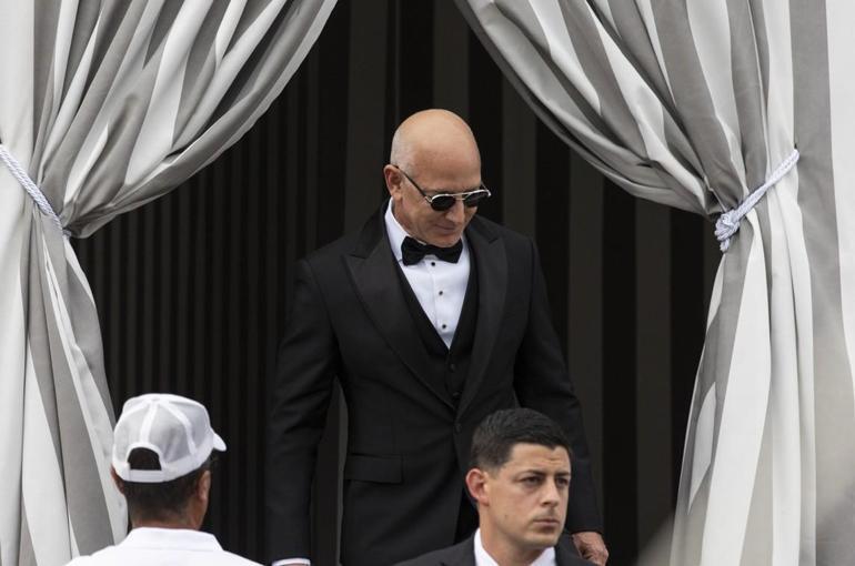 Jeff Bezos ve Lauren Sanchez evlendi Hiç beklemeden soyadını değiştirdi
