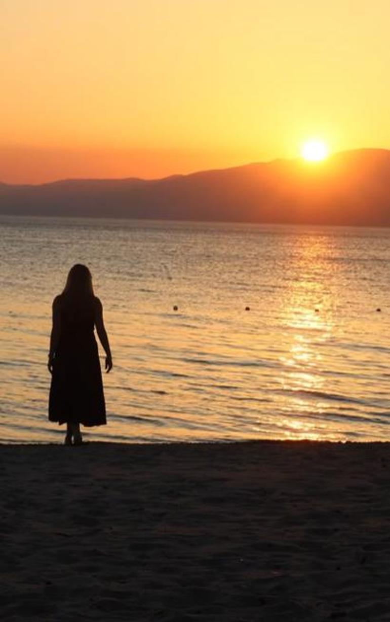 Ege Kökenliden bebeğini kaybettikten sonra ilk paylaşım: Acı geçmiyor, kabuk tutuyor