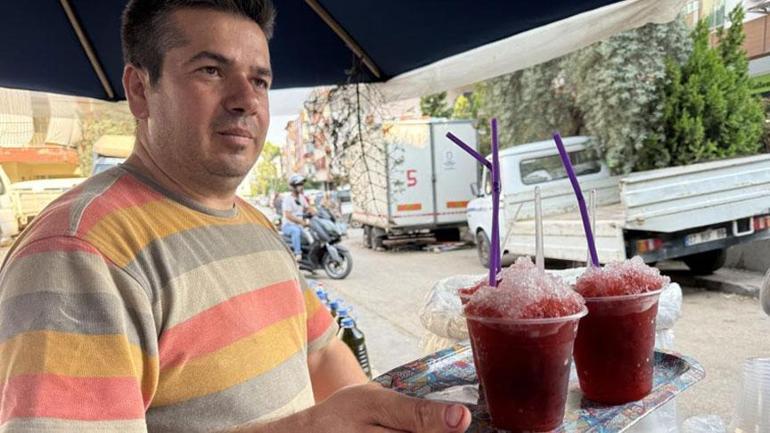 Dede mesleği deyip kolları sıvadı 40 derecelik sıcakta kar satıyor: Bardağı 100 lira