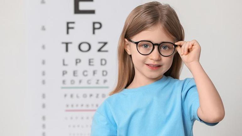 Çocuğunuz sürekli kapalı ortamda ve ekran başındaysa dikkat Miyopi salgına dönüştü