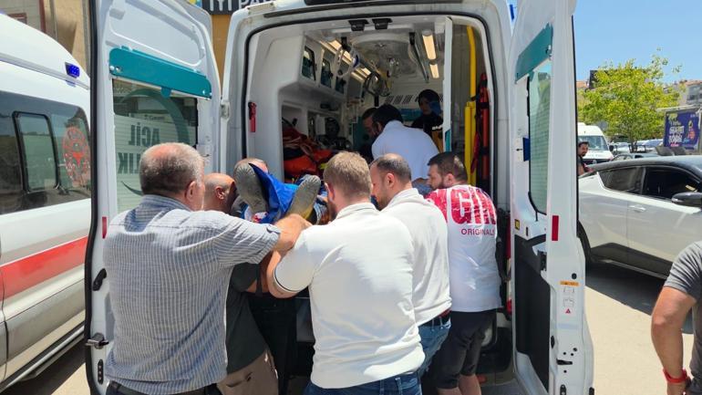 Fren yerine gaza bastı: Yayalara çarpan sürücü, gözyaşlarını tutamadı