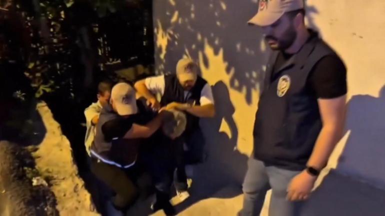 Leman dergisi hakkında toplatma kararı Skandal Hazreti Muhammed karikatürüne tepki yağdı