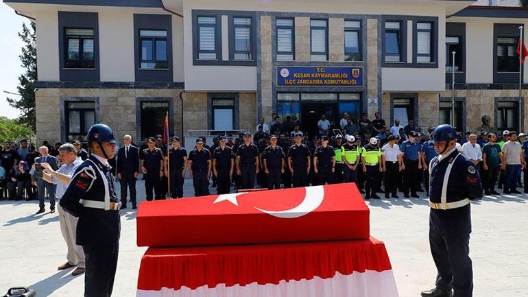 Edirnede zincirleme kaza 3 kişi hayatını kaybetti
