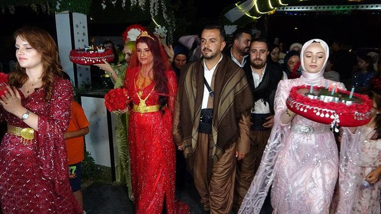 Gelini altına damadı paraya boğdular Düğün 2 gün sürdü, 1 ton et tüketildi