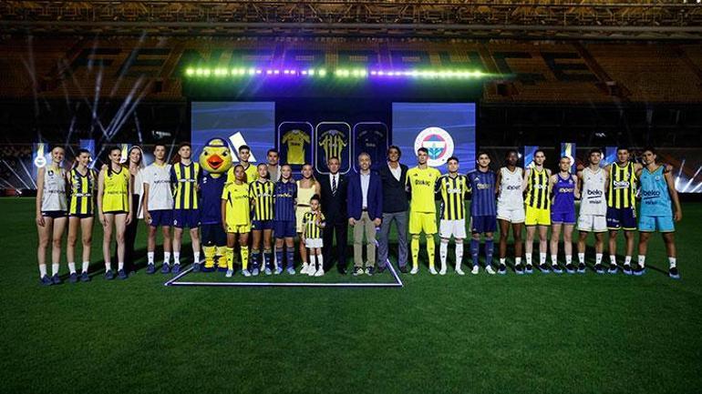 Fenerbahçede yeni sezon formaları tanıtıldı