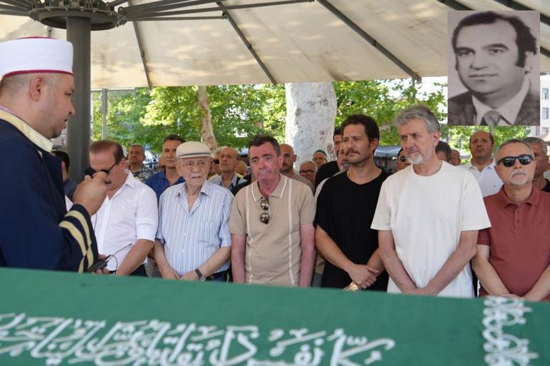 Uraz Kaygılaroğlunun acı günü Dedesini son yolculuğuna uğurladı