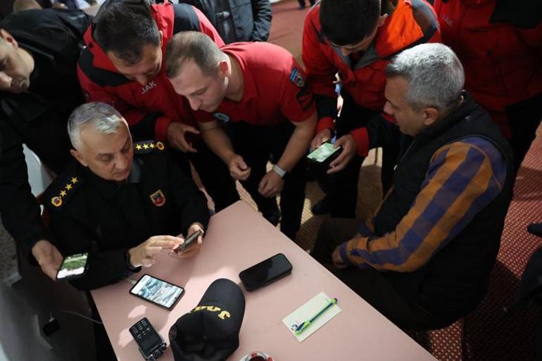 Son dakika: Türk pilotun kullandığı uçak düştü Acı haberi Vali paylaştı