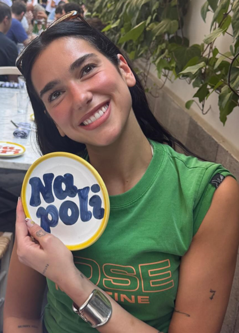 Dua Lipa aşka geldi İtalya tatilinden romantik paylaşımlar