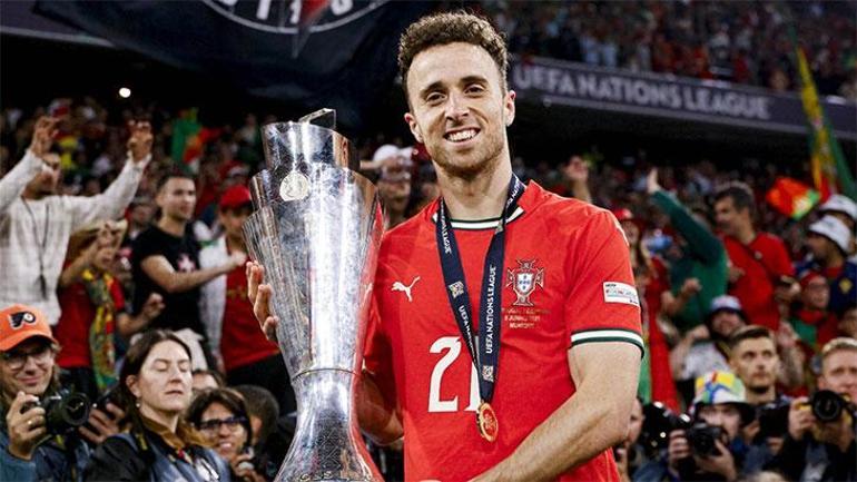 Dünya futbolu yasta Liverpoolun yıldızı Diogo Jota hayatını kaybetti