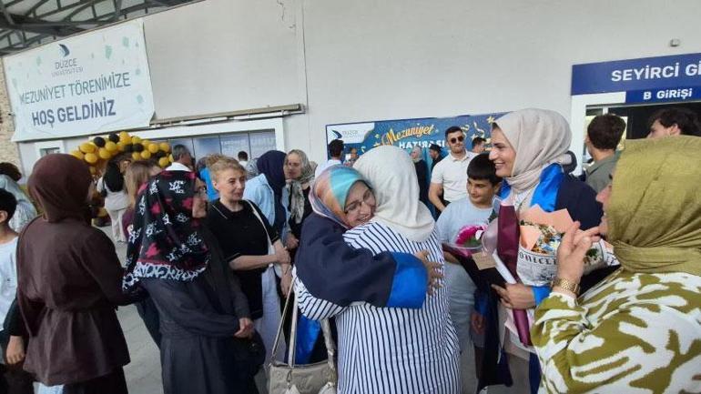 35 yıllık bir hayal 53 yaşında üniversiteyi birincilikle bitirdi