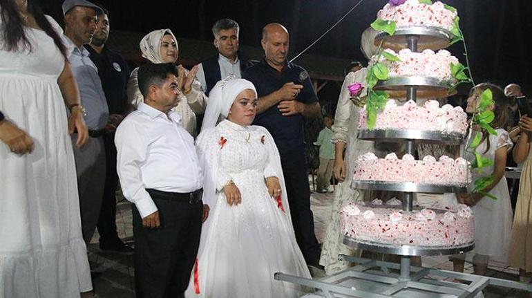 68675c96407805e46c0377f2 Akondroplazili çift 21 yıl sonra evlilik hayallerini gerçekleştirdi