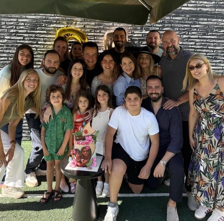 Acun Ilıcalıdan mutlu aile pozu Torunu Begüm 5 yaşına girdi