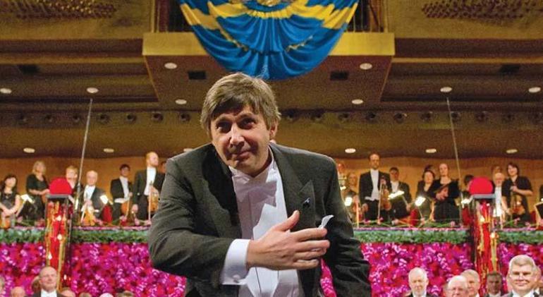 Şövalyelik geldi, vatandaşlık gitti Nobel ödüllü fizikçi neye uğradığını şaşırdı