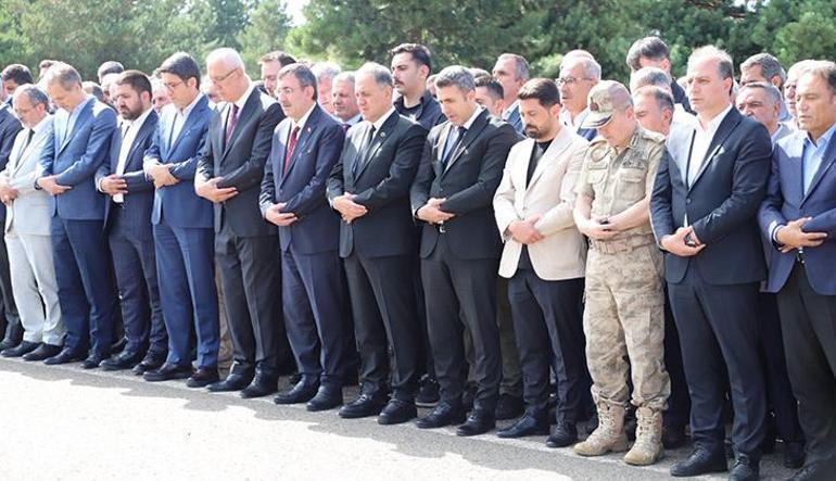 Cumhurbaşkanı Yardımcısı Yılmaz’ın vefat eden yeğeni Şiyar Güneş Bingölde toprağa verildi